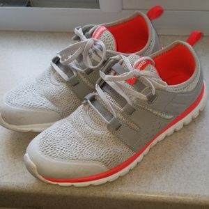 REEBOK Sneakers